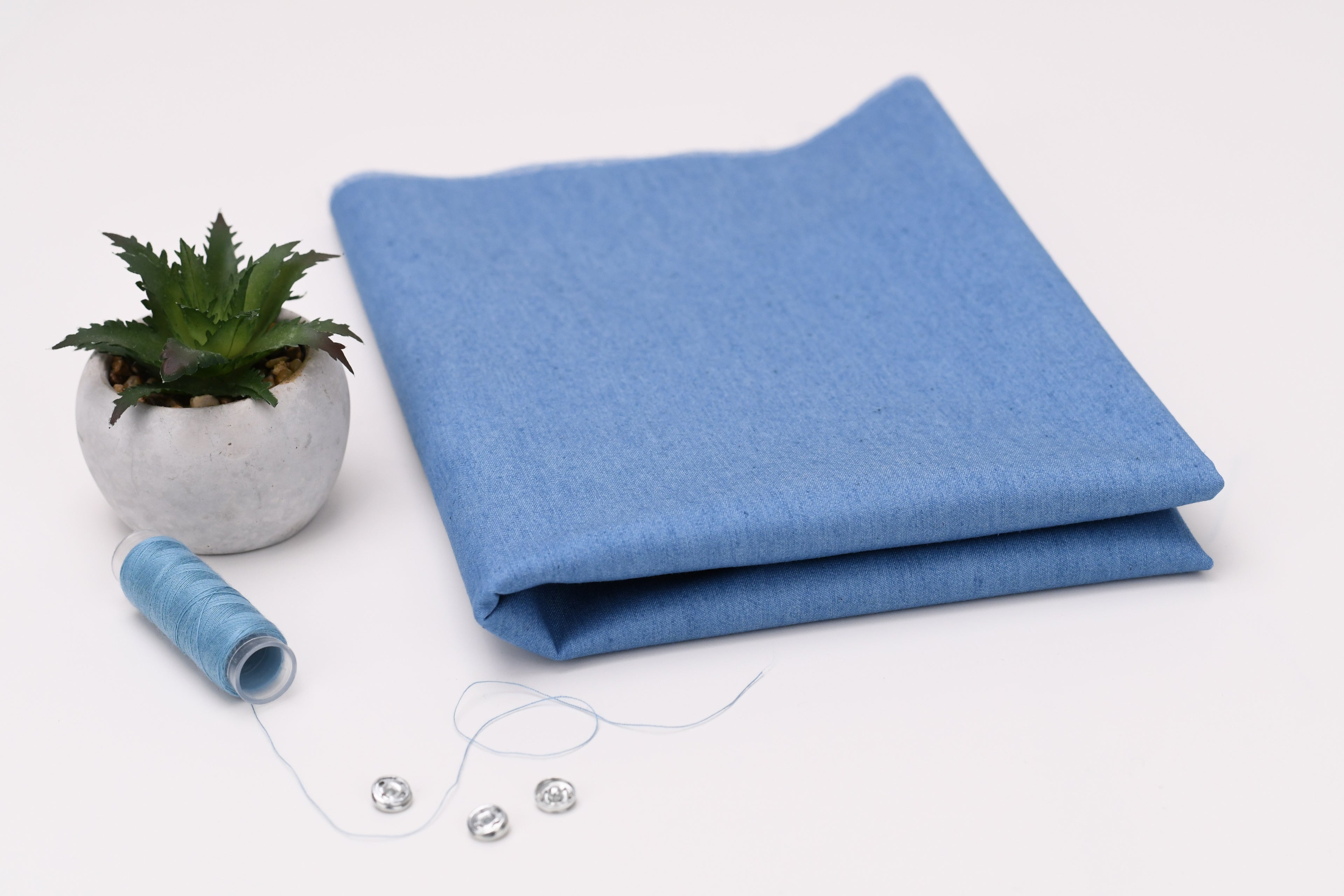 5oz Soft Cotton Spandex Chambray Denim Fabric– Light Blue