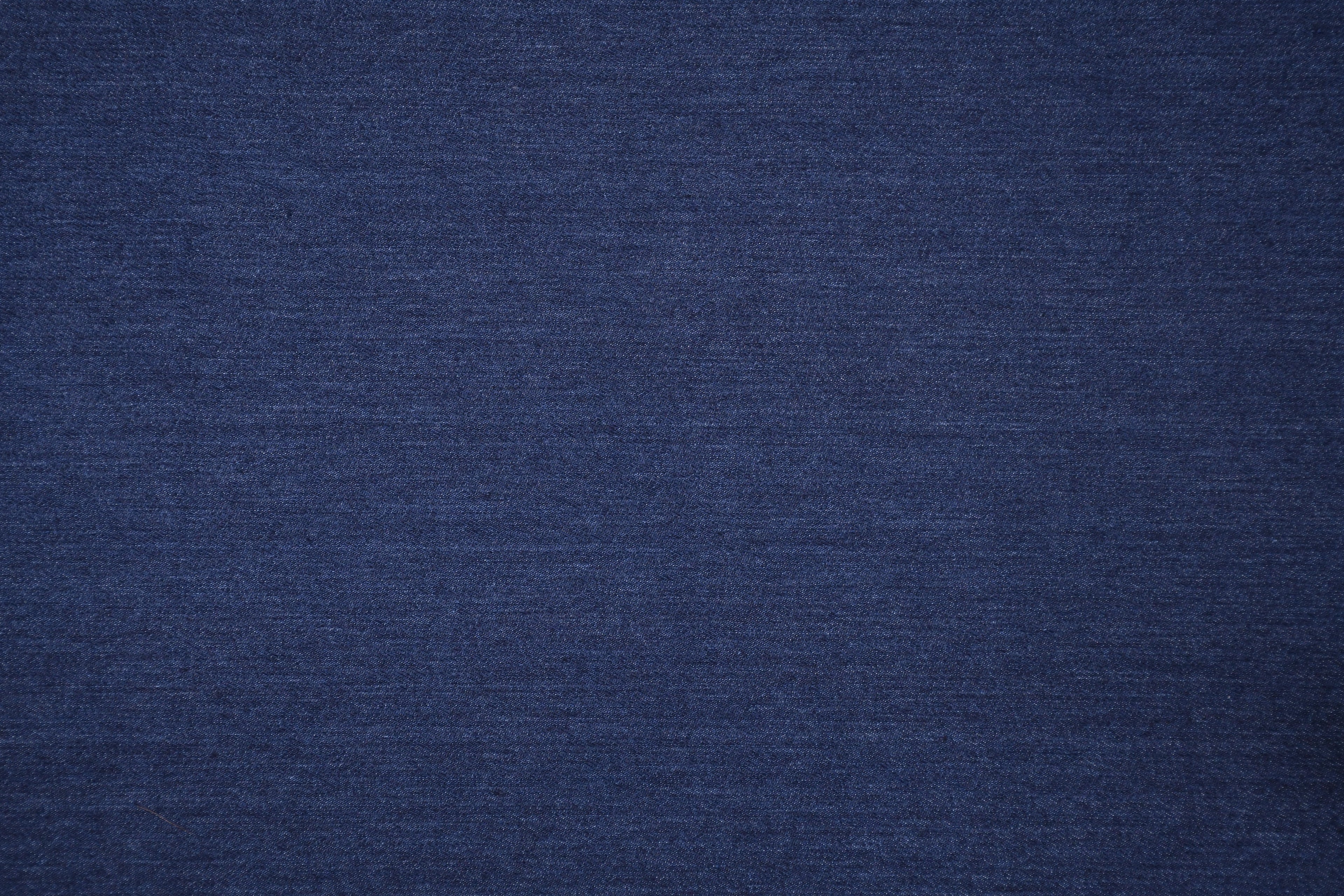 Denim stretch délavé doux 9 oz – Indigo foncé