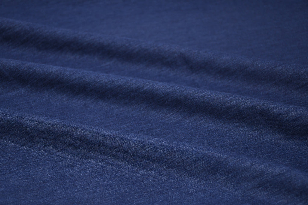Denim stretch délavé doux 9 oz – Indigo foncé
