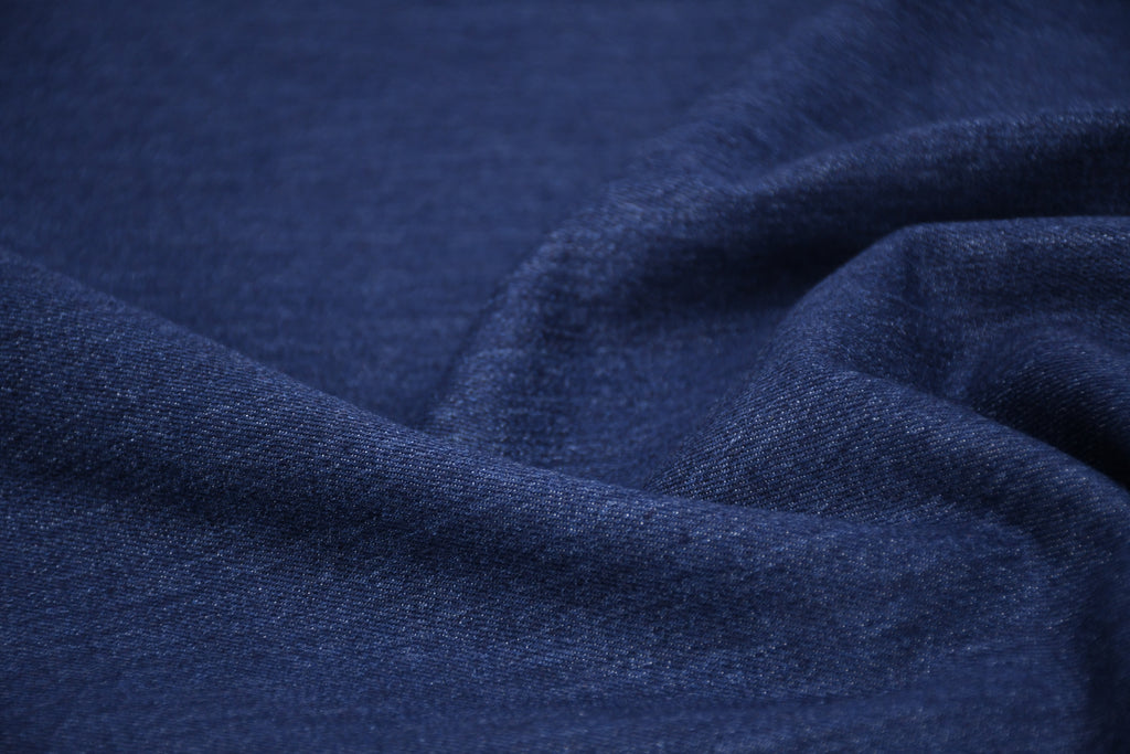 Denim stretch délavé doux 9 oz – Indigo foncé
