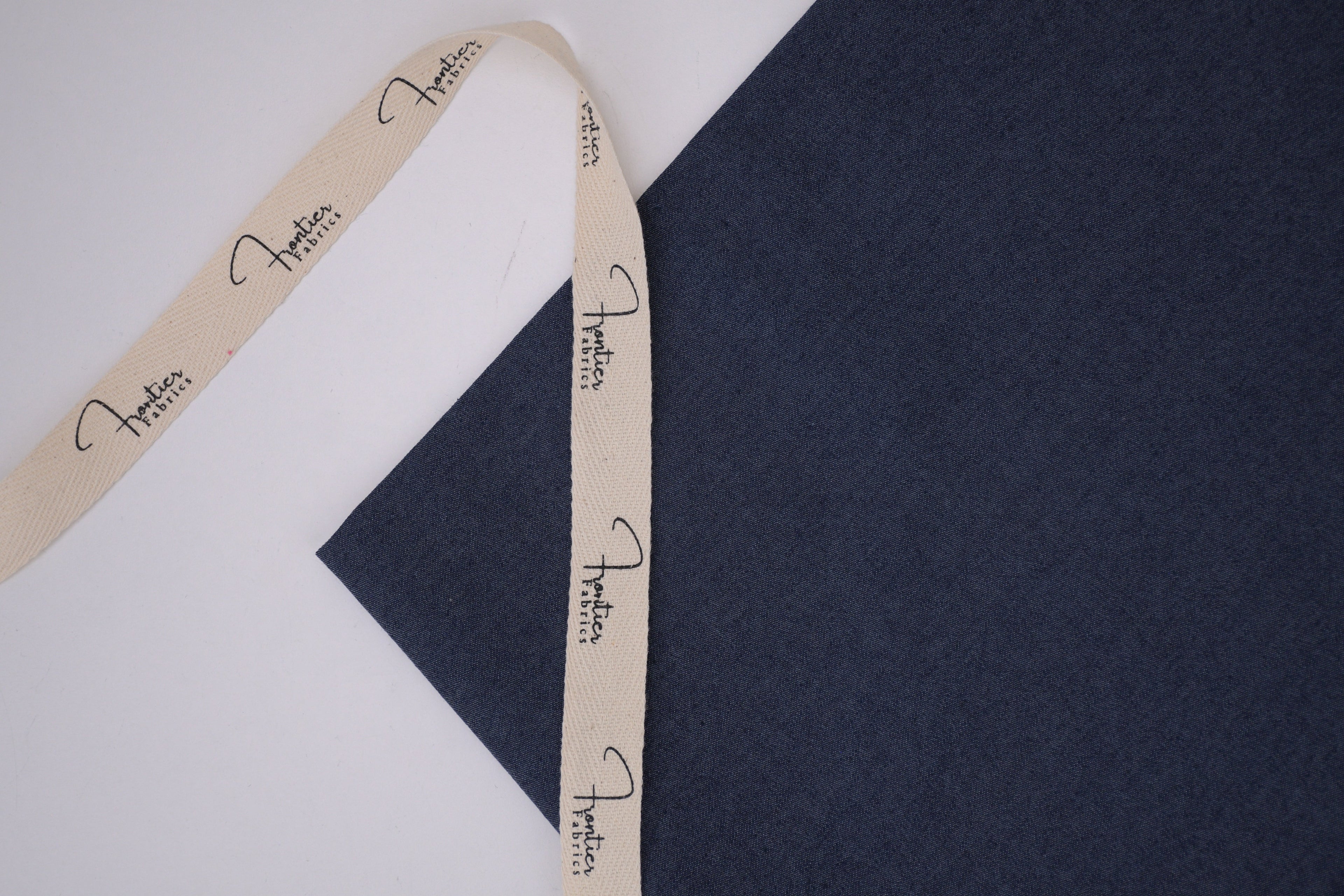 Denim chambray lavé 5 oz – Bleu encre