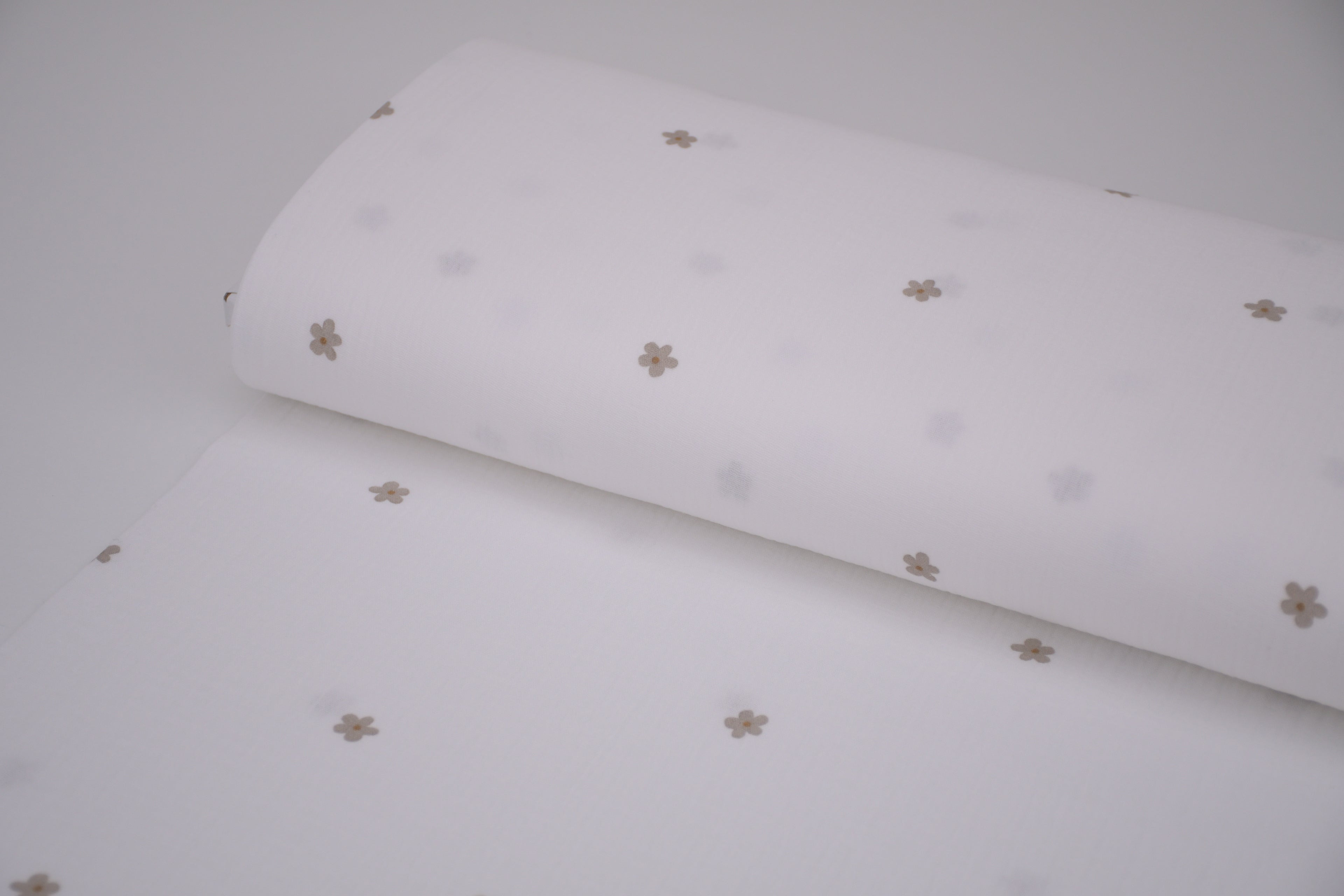 100% Cotton Muslin Double Gauze Print - Blush Daisies