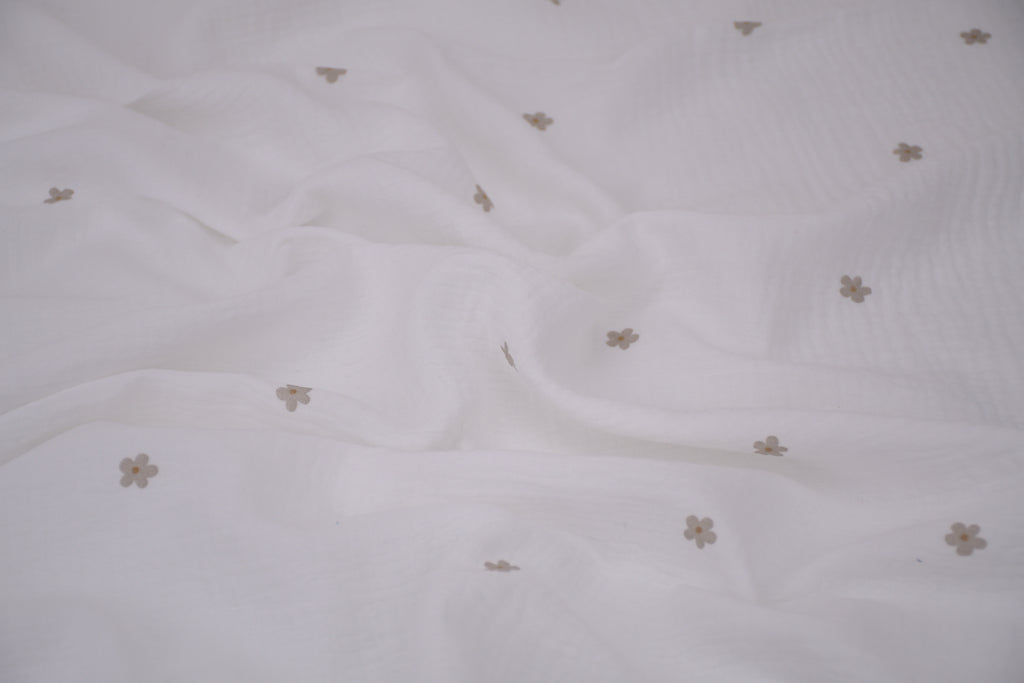 100% Cotton Muslin Double Gauze Print - Blush Daisies