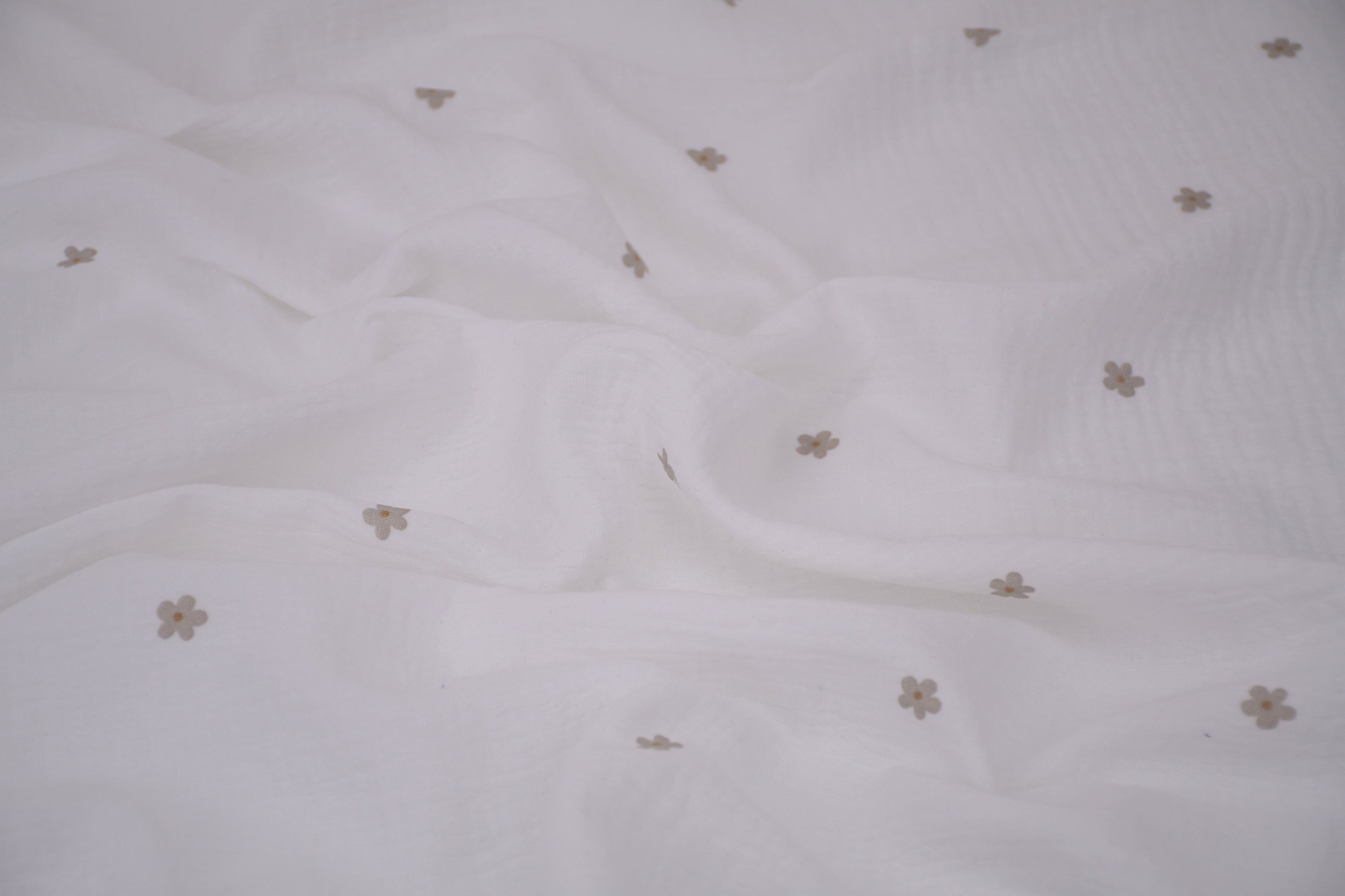 100% Cotton Muslin Double Gauze Print - Blush Daisies