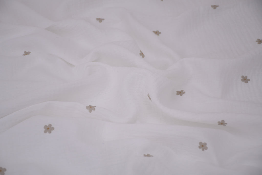 100% Cotton Muslin Double Gauze Print - Blush Daisies