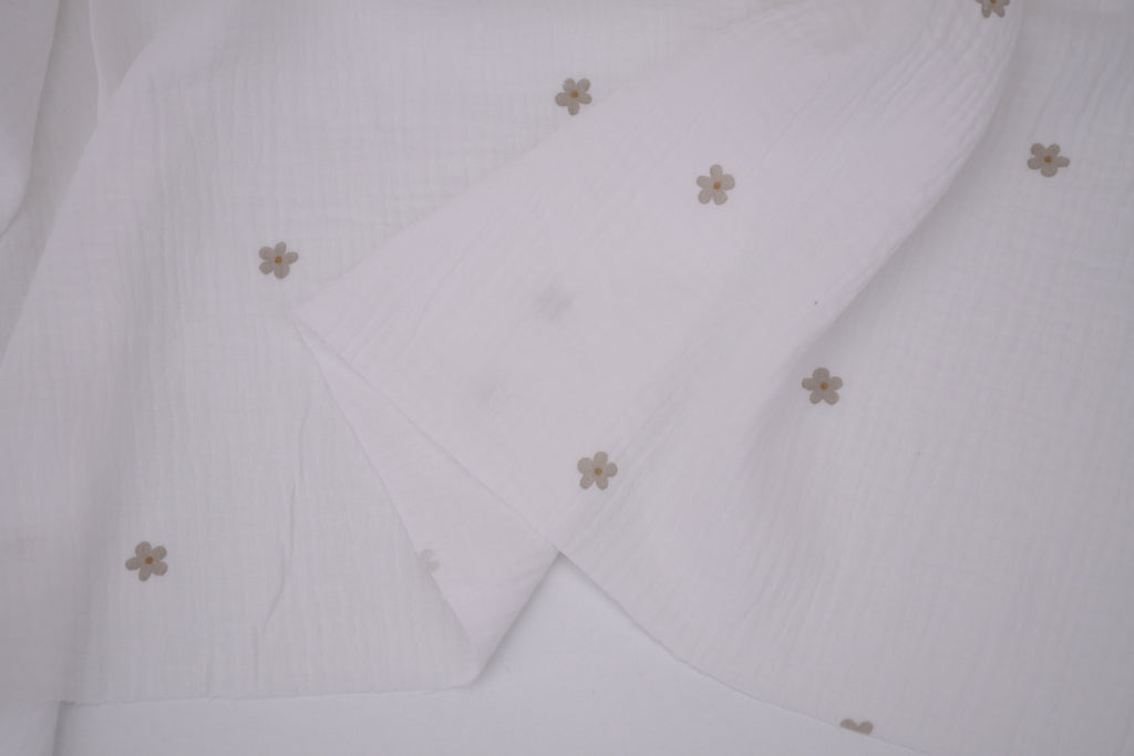 100% Cotton Muslin Double Gauze Print - Blush Daisies