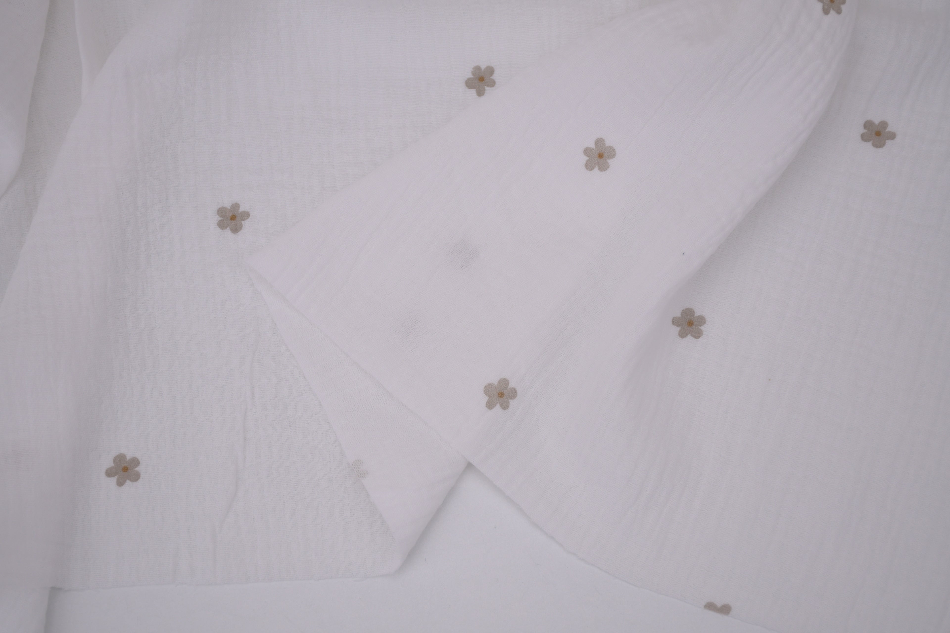 100% Cotton Muslin Double Gauze Print - Blush Daisies