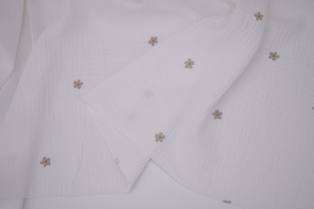 100% Cotton Muslin Double Gauze Print - Blush Daisies