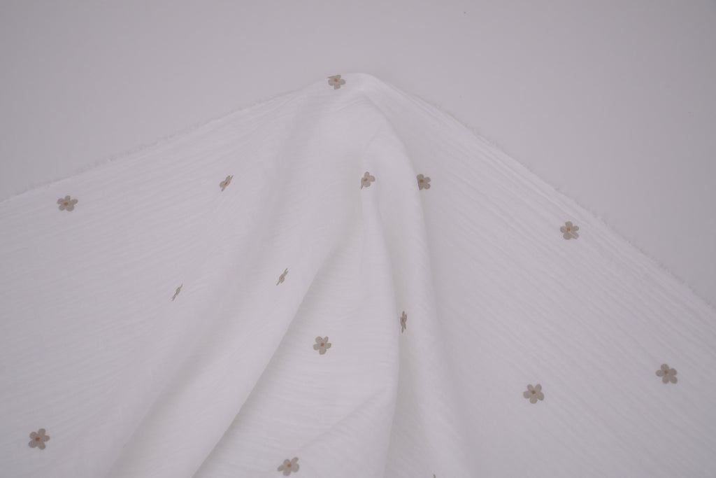 100% Cotton Muslin Double Gauze Print - Blush Daisies