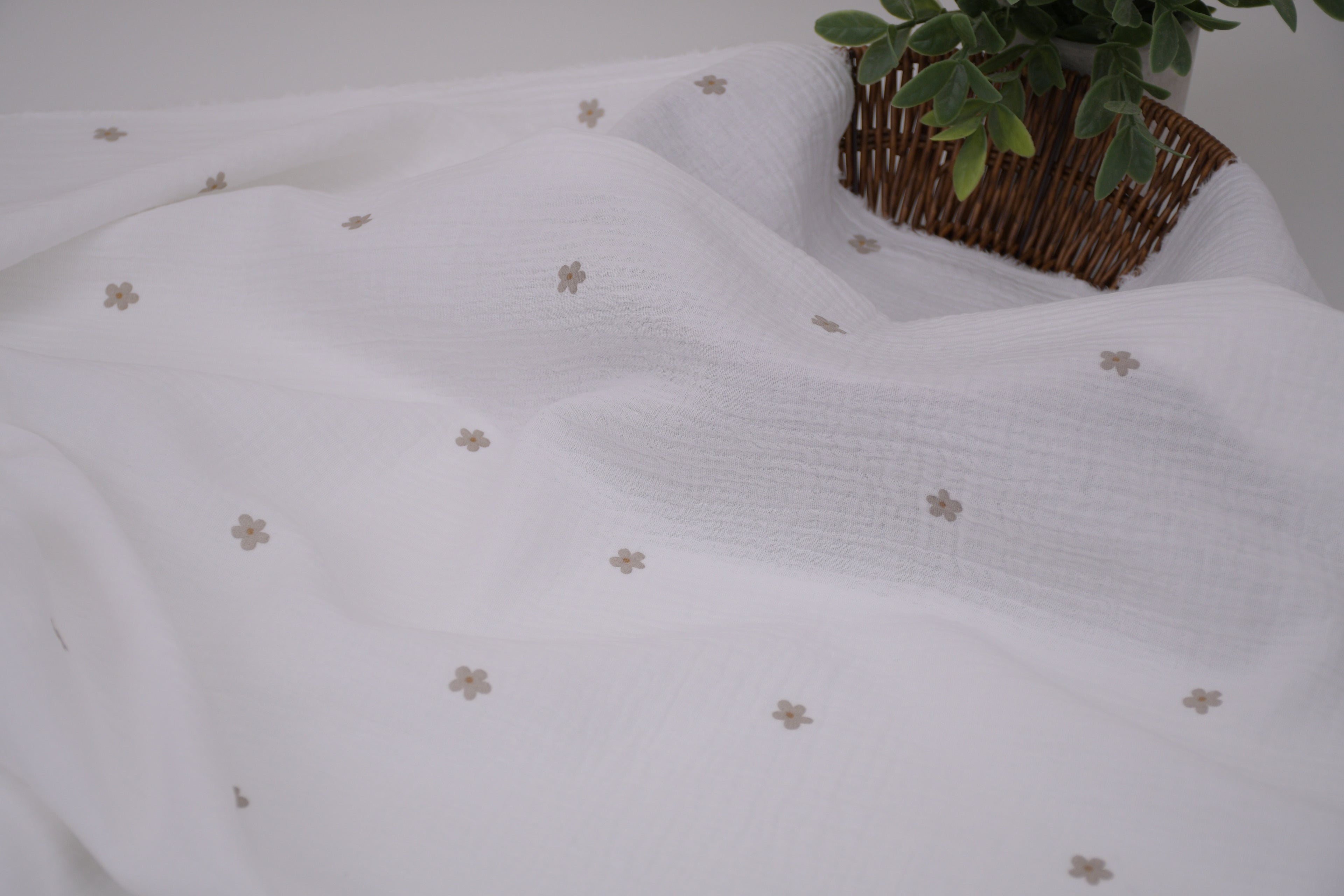 100% Cotton Muslin Double Gauze Print - Blush Daisies