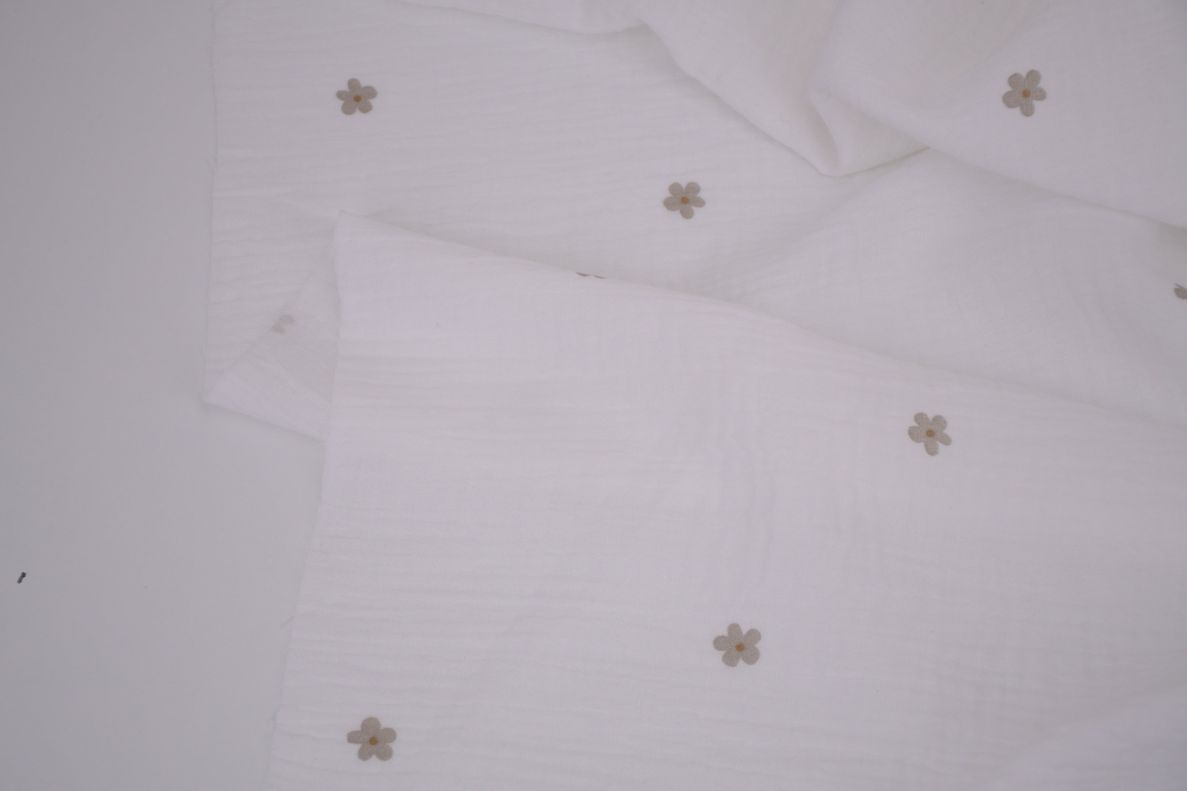 100% Cotton Muslin Double Gauze Print - Blush Daisies