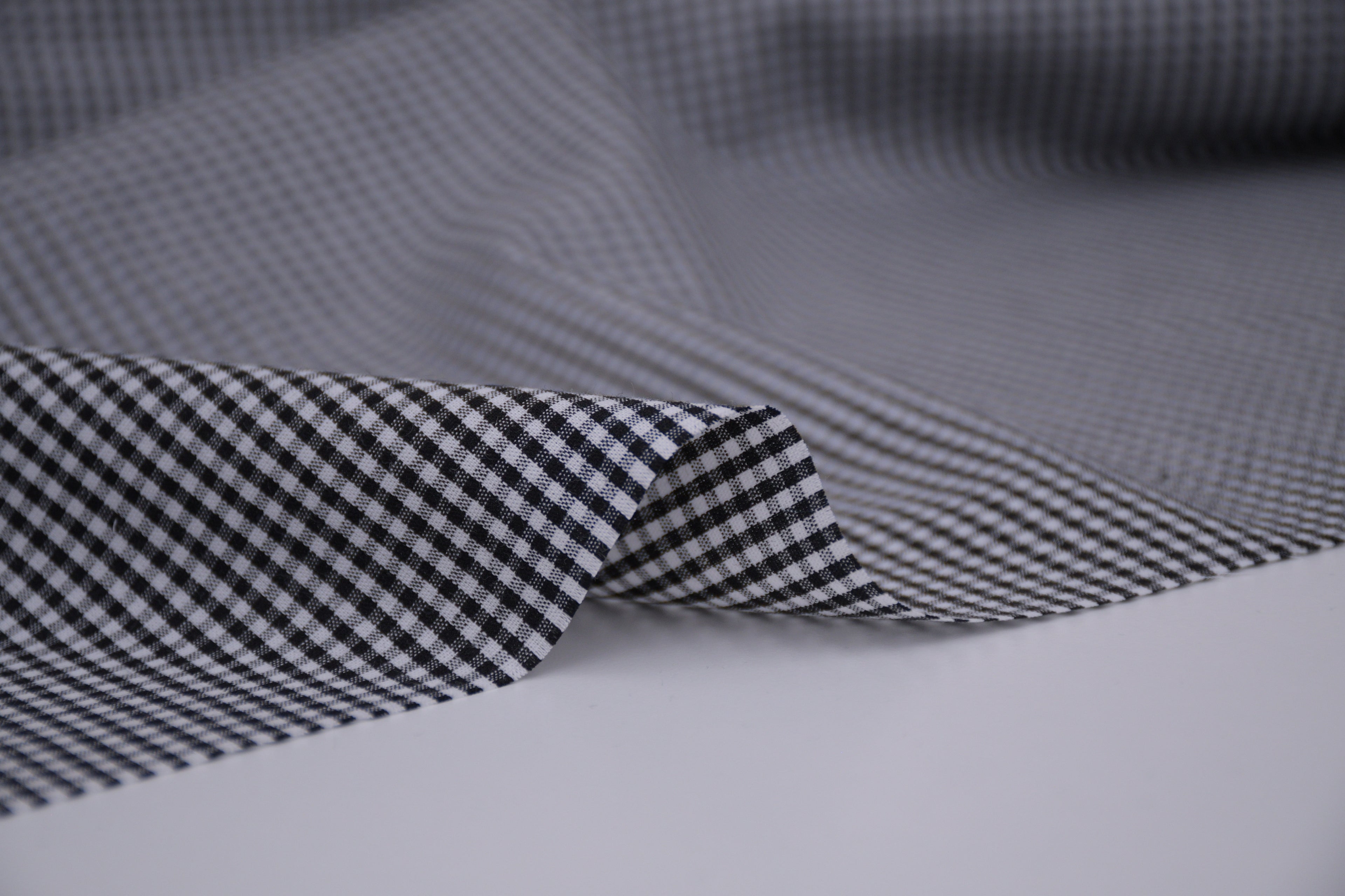 Gingham Checks Yarn-Dyed Cotton Fabric - Black