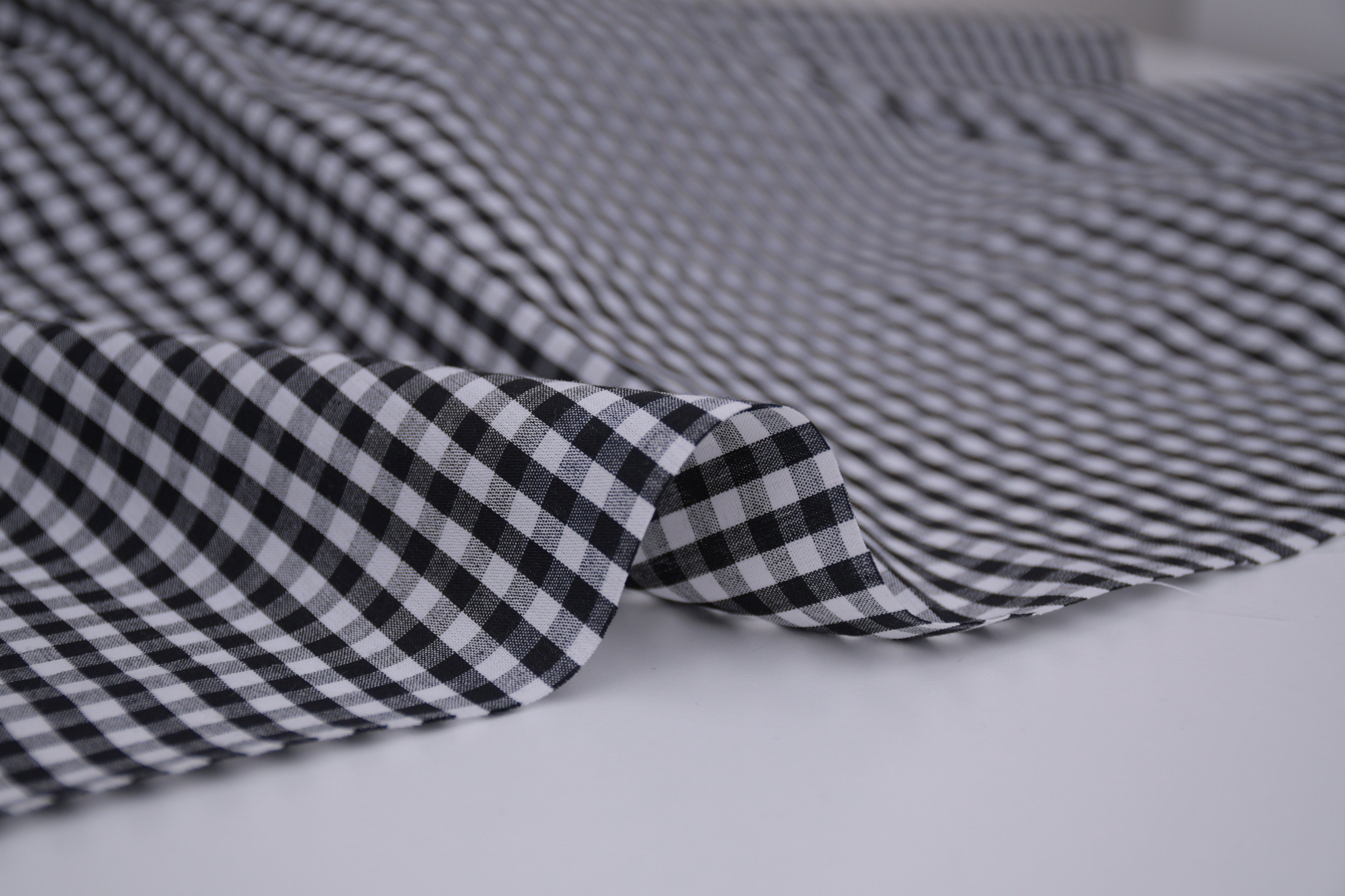 Gingham Checks Yarn-Dyed Cotton Fabric - Black