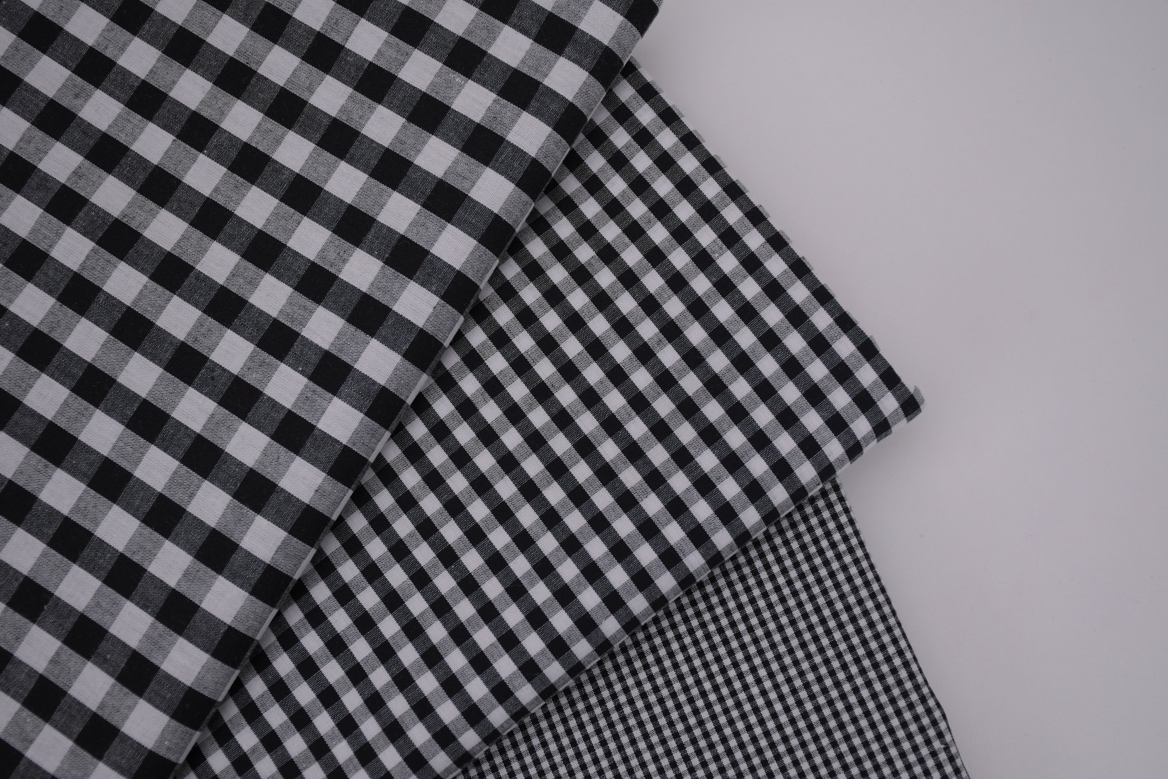 Gingham Checks Yarn-Dyed Cotton Fabric - Black